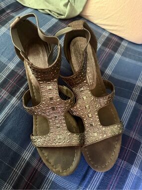 Women's Brown Embellished T-Strap Sandals